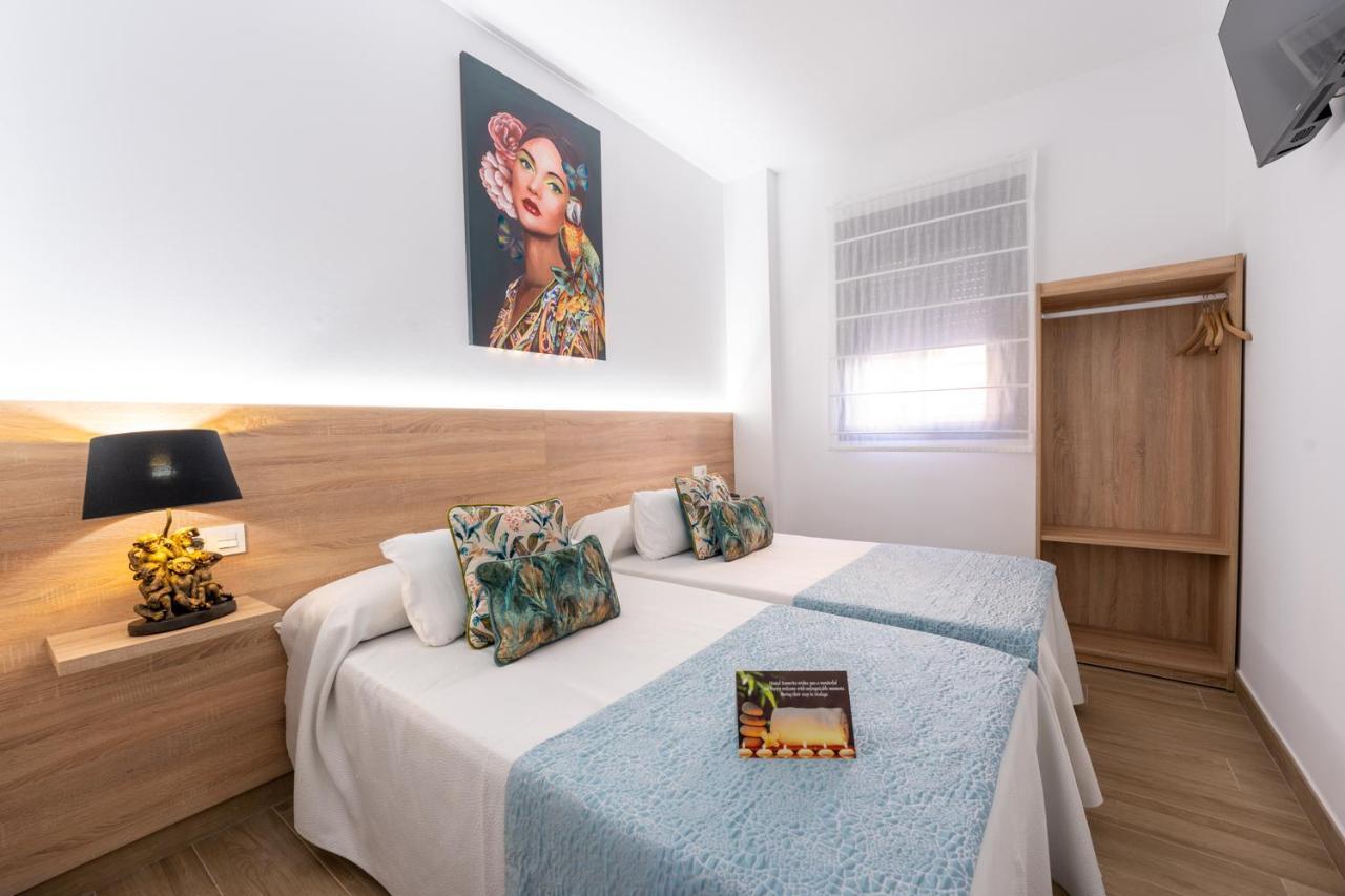 Hostal Romerito Málaga Eksteriør bilde